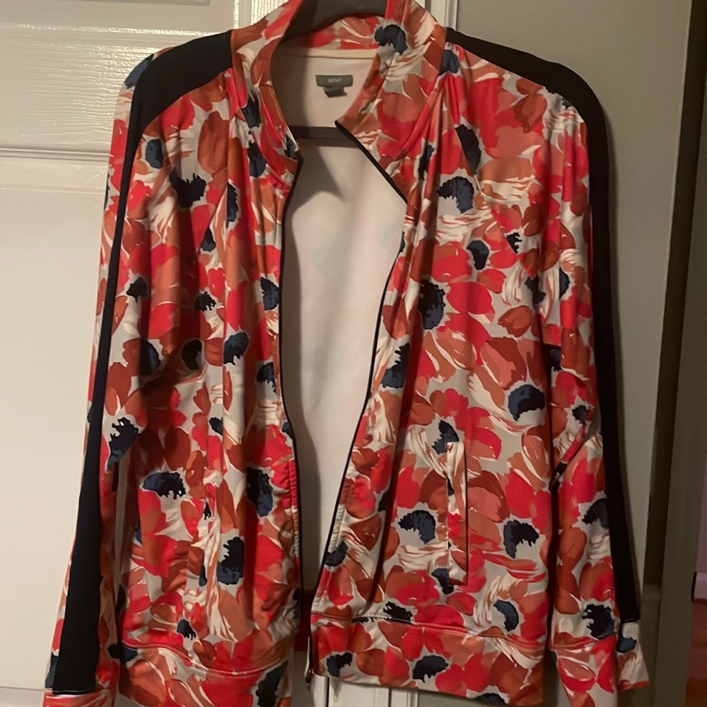 Gorgeous floral vintage zip up track jacket.